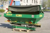 Машина для подкормки с/х культур РМУ-1,6