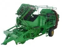 Комбайн картофелеуборочный Е-684